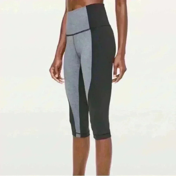 Lululemon Wunder Under High Rise Crop sz 6 - Picture 1 of 7
